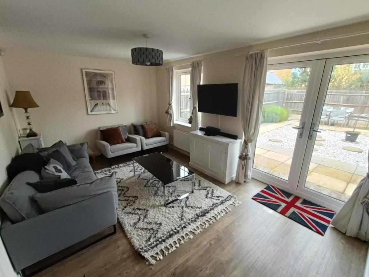 3 Bedroom Townhouse Near Bicester Village エクステリア 写真
