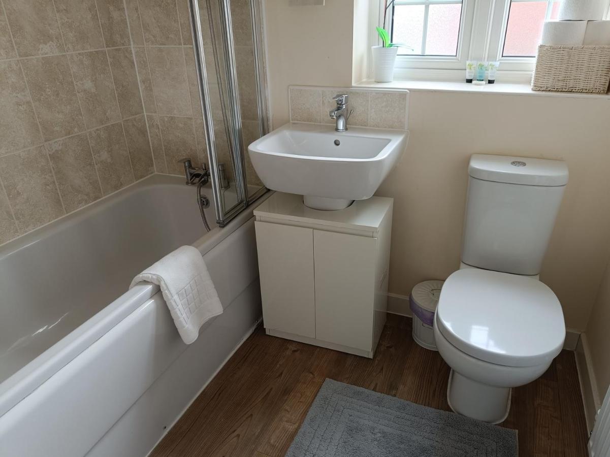 3 Bedroom Townhouse Near Bicester Village エクステリア 写真