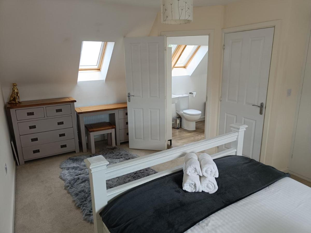 3 Bedroom Townhouse Near Bicester Village エクステリア 写真