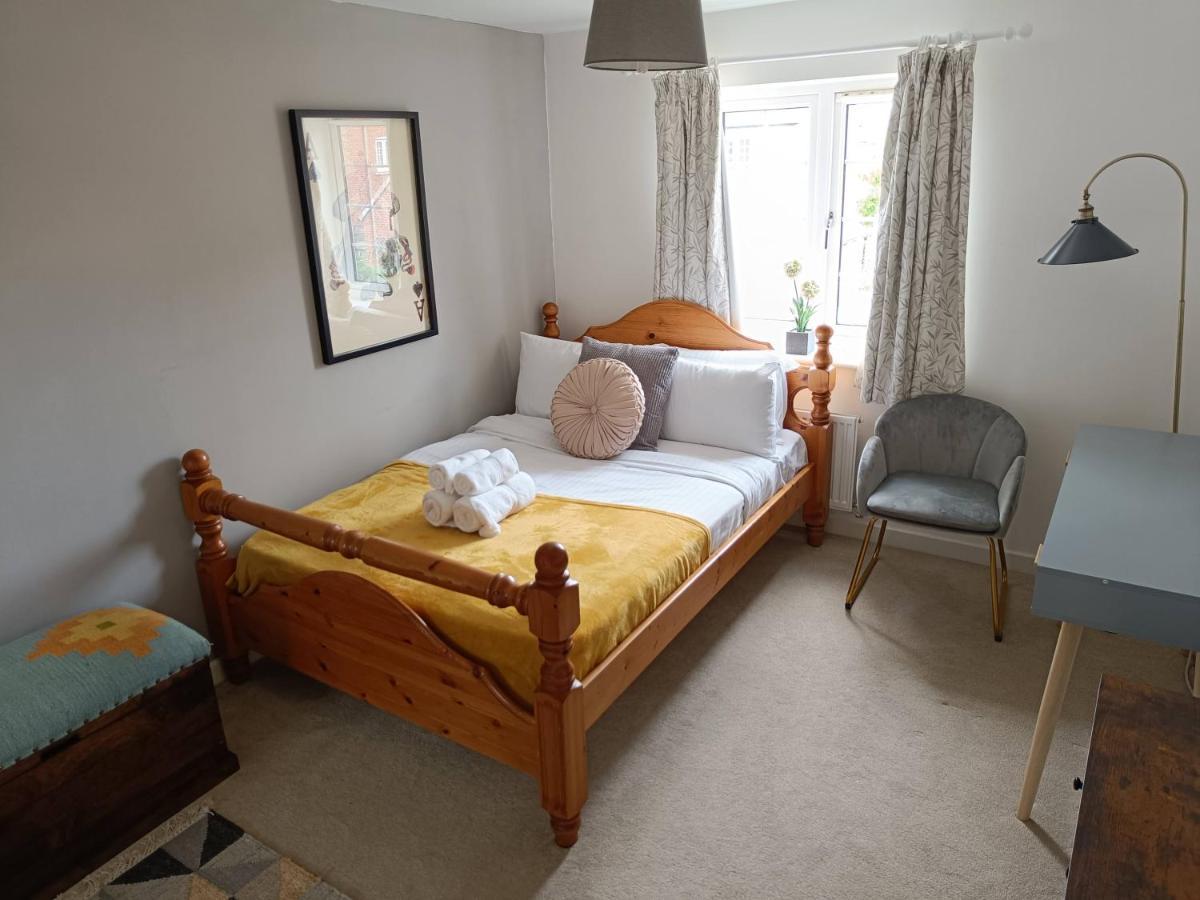 3 Bedroom Townhouse Near Bicester Village エクステリア 写真