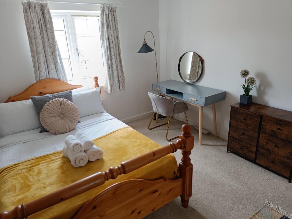 3 Bedroom Townhouse Near Bicester Village エクステリア 写真