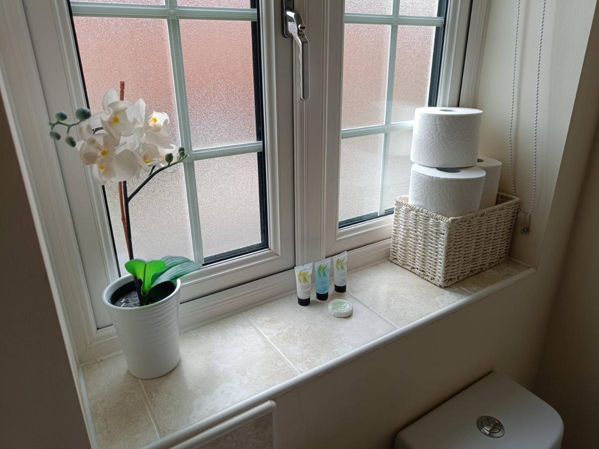 3 Bedroom Townhouse Near Bicester Village エクステリア 写真