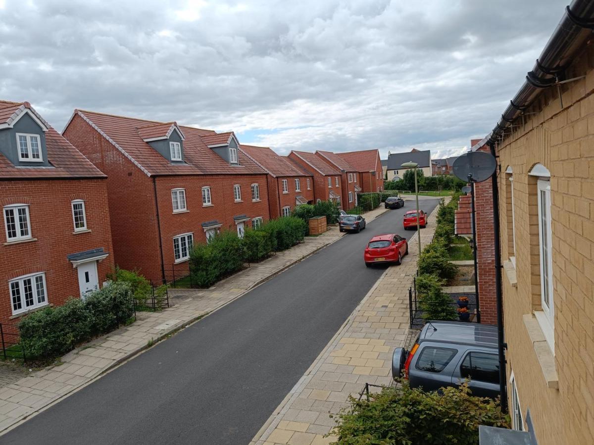 3 Bedroom Townhouse Near Bicester Village エクステリア 写真